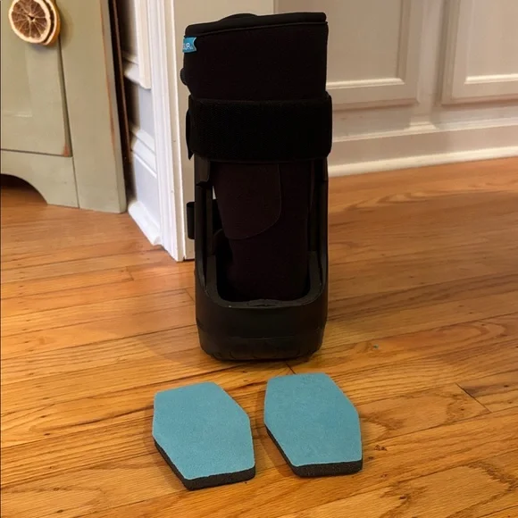 Ossur Formfit Medical Boot - Picture 4 of 9